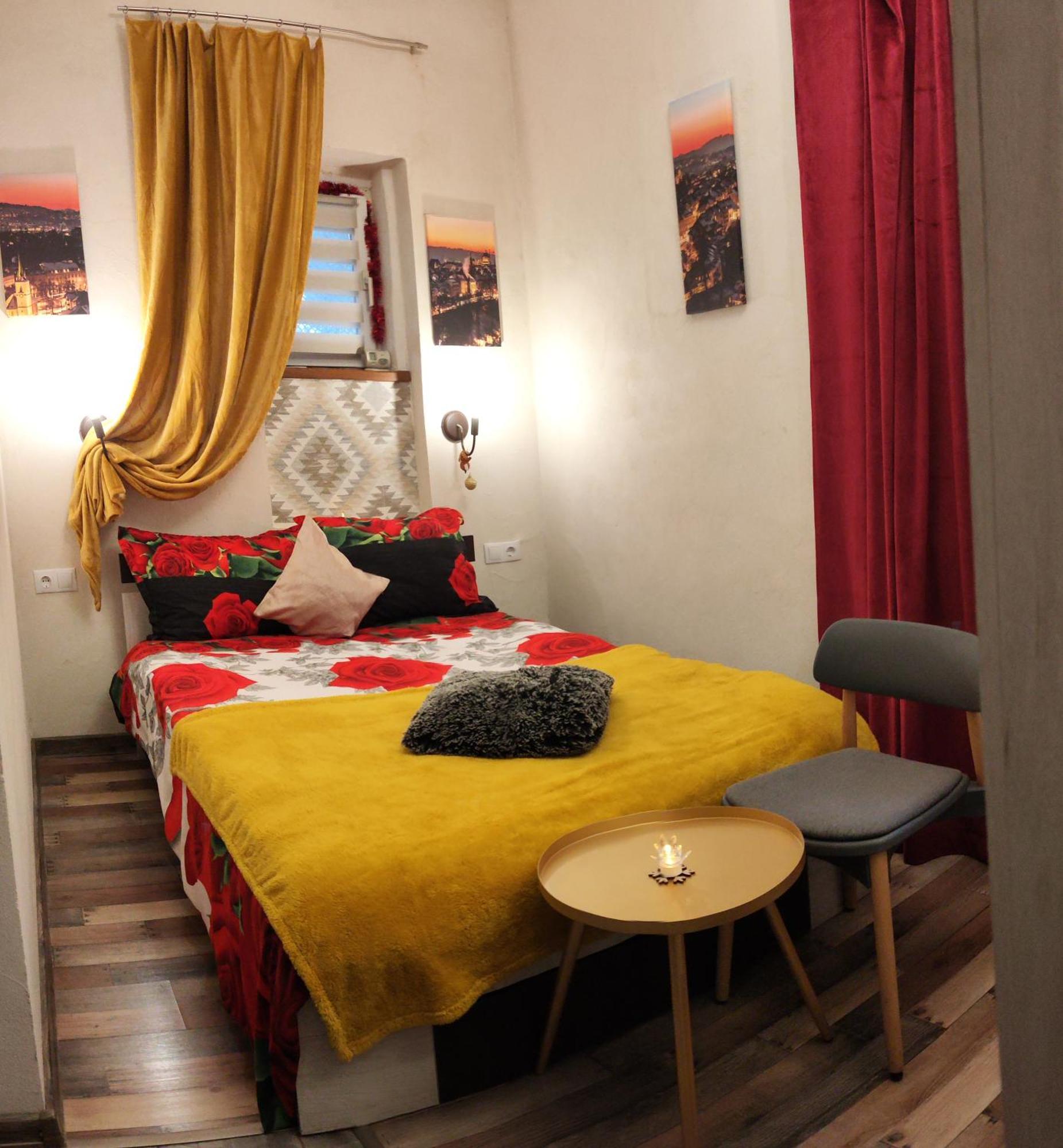 Old City Romantic Studio براشوف الغرفة الصورة